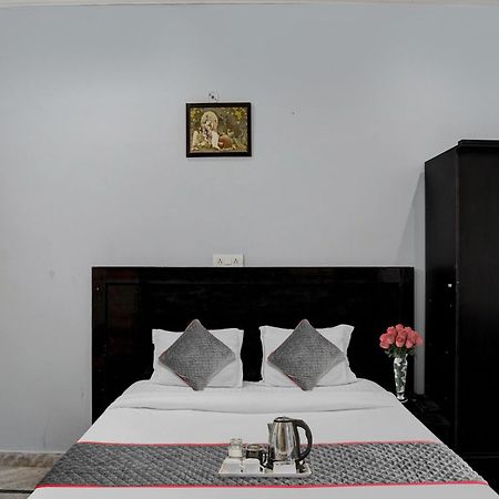 فندق Collection O Samira Residency Near Botanic Garden Of Indian Republic نويدا المظهر الخارجي الصورة