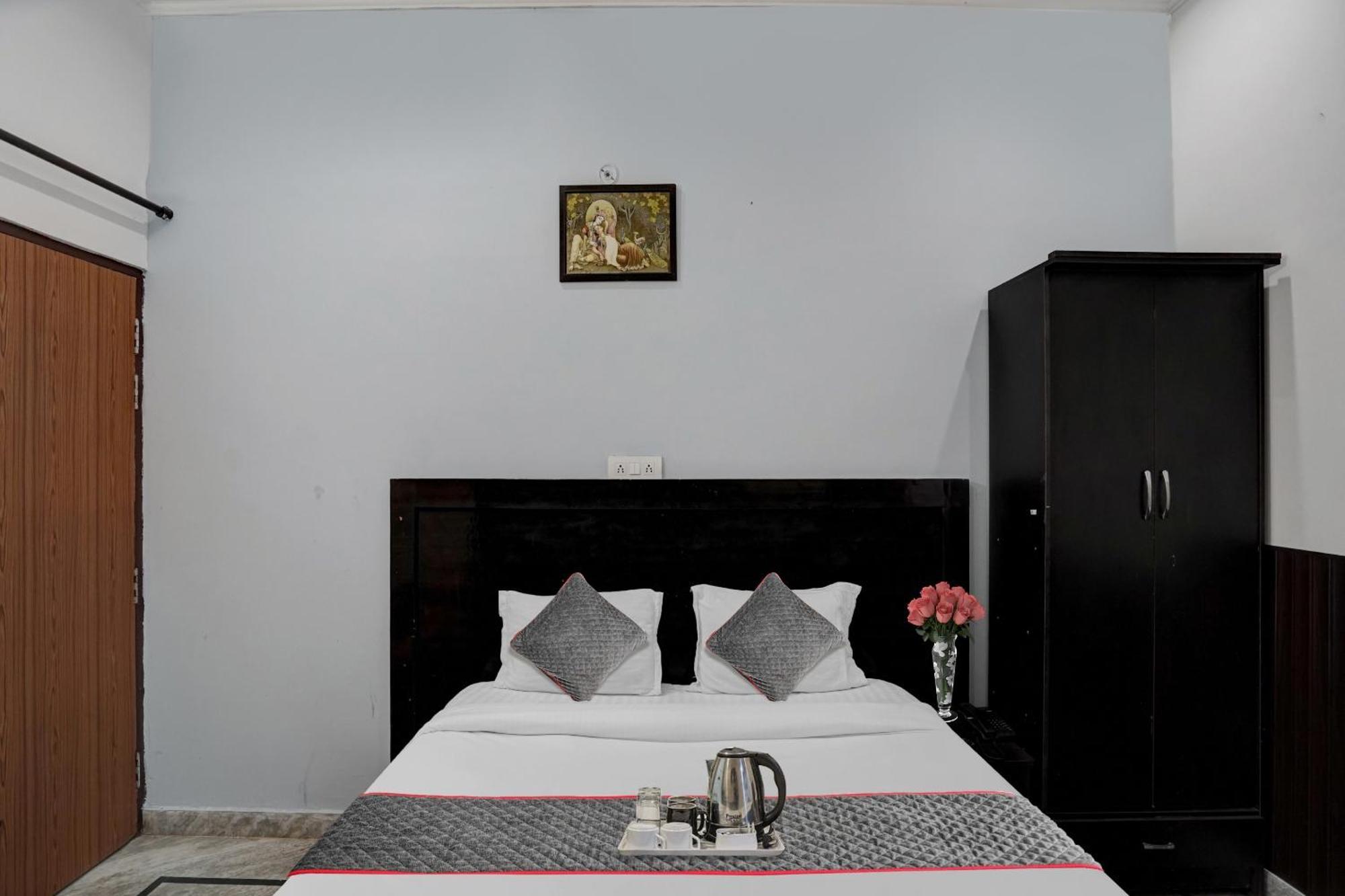 فندق Collection O Samira Residency Near Botanic Garden Of Indian Republic نويدا المظهر الخارجي الصورة