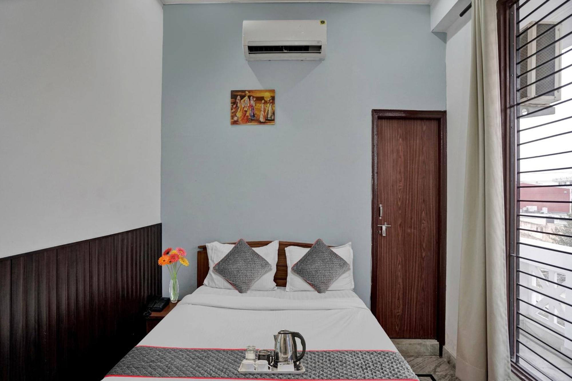 فندق Collection O Samira Residency Near Botanic Garden Of Indian Republic نويدا المظهر الخارجي الصورة