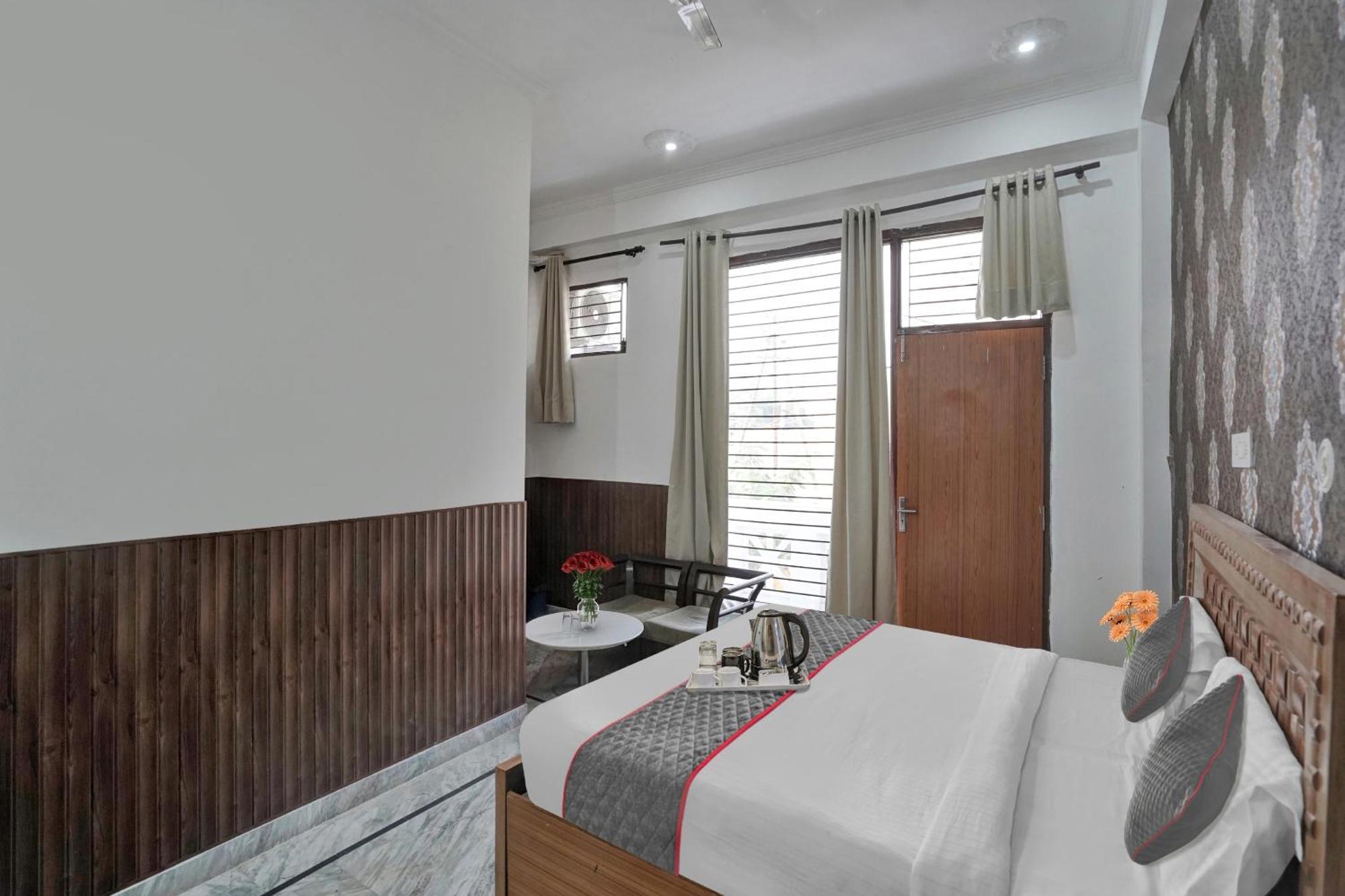فندق Collection O Samira Residency Near Botanic Garden Of Indian Republic نويدا المظهر الخارجي الصورة