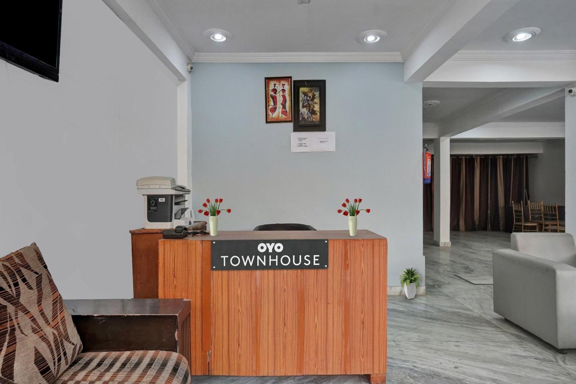 فندق Collection O Samira Residency Near Botanic Garden Of Indian Republic نويدا المظهر الخارجي الصورة