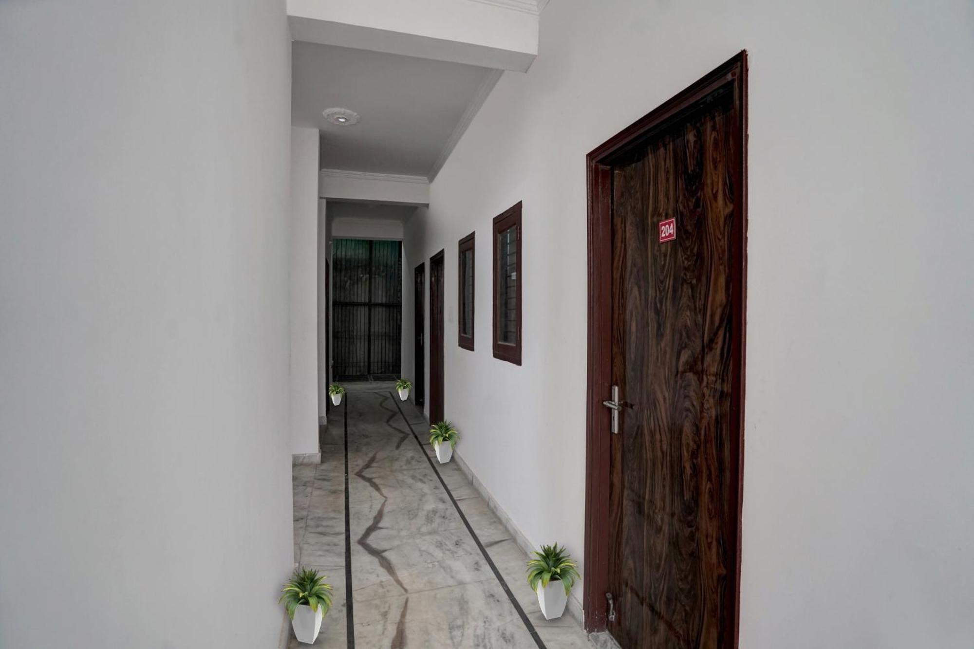 فندق Collection O Samira Residency Near Botanic Garden Of Indian Republic نويدا المظهر الخارجي الصورة