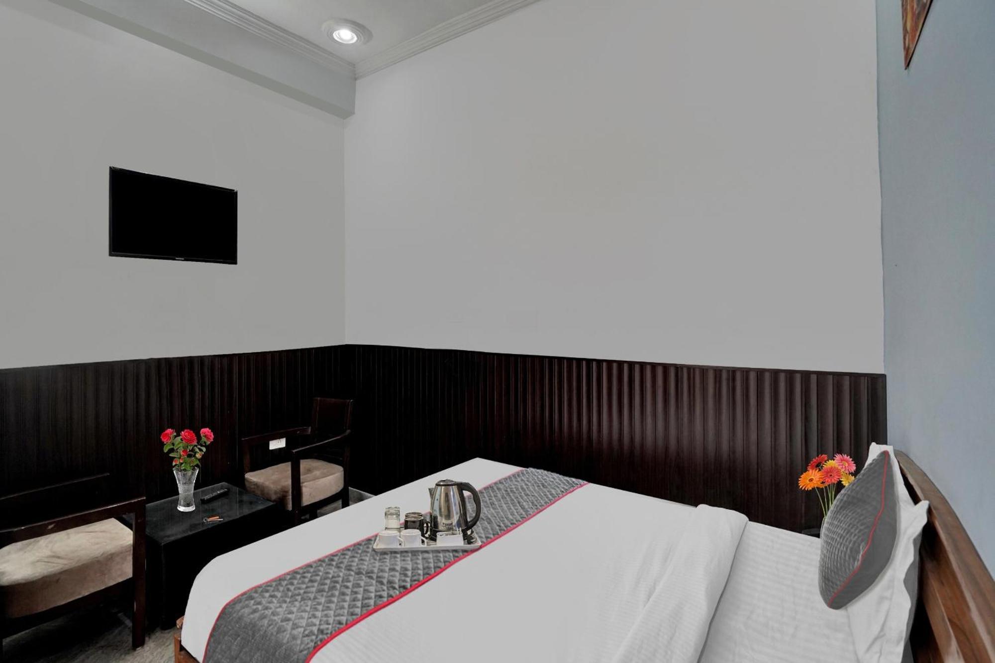 فندق Collection O Samira Residency Near Botanic Garden Of Indian Republic نويدا المظهر الخارجي الصورة