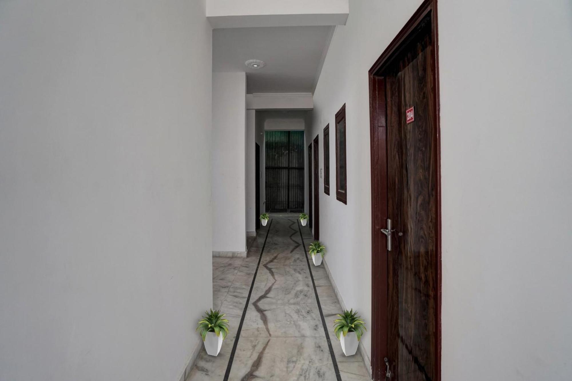 فندق Collection O Samira Residency Near Botanic Garden Of Indian Republic نويدا المظهر الخارجي الصورة