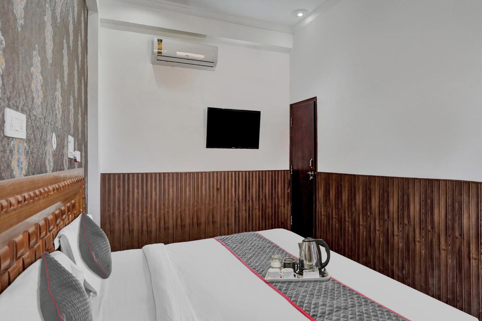 فندق Collection O Samira Residency Near Botanic Garden Of Indian Republic نويدا المظهر الخارجي الصورة