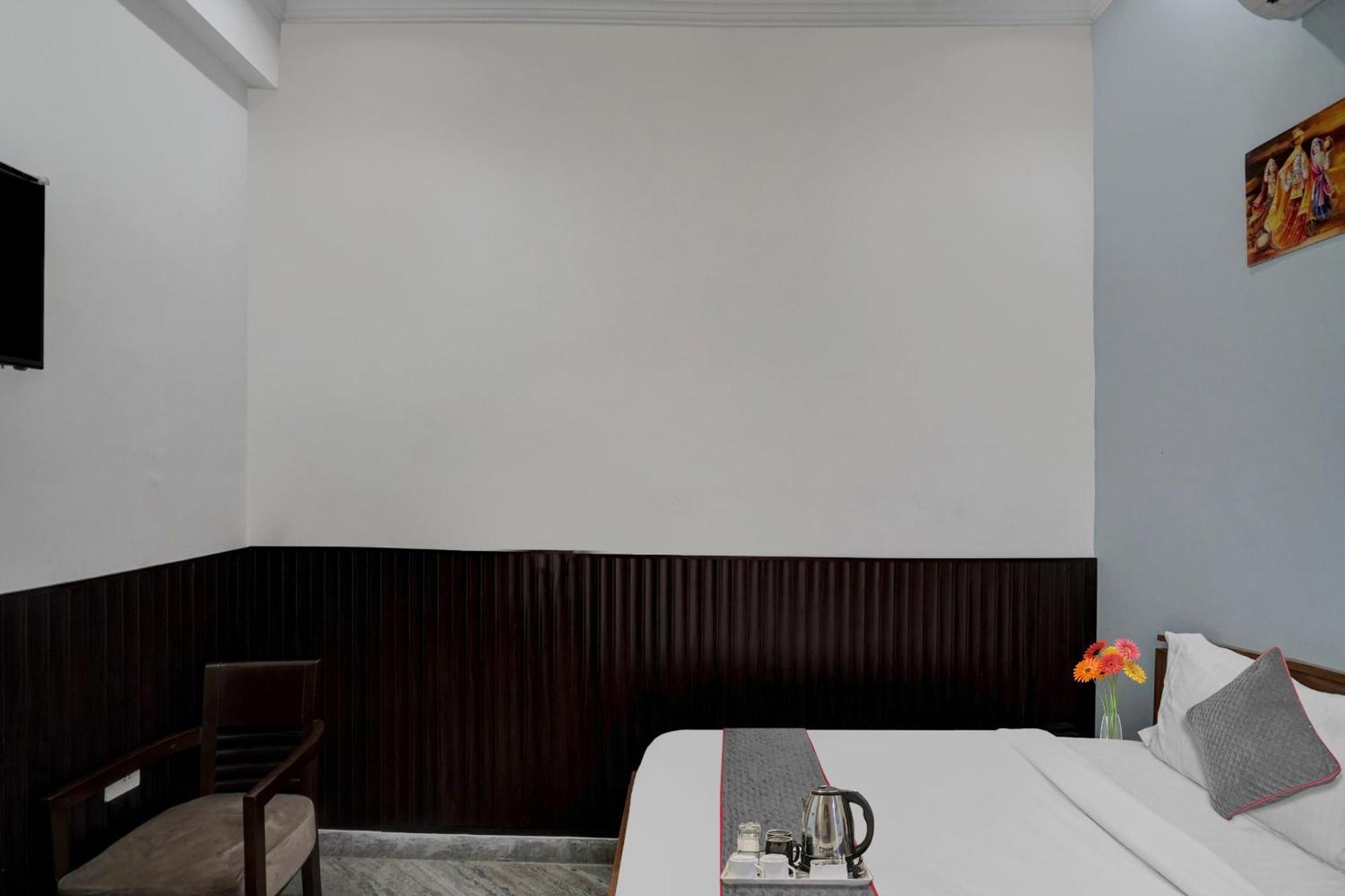 فندق Collection O Samira Residency Near Botanic Garden Of Indian Republic نويدا المظهر الخارجي الصورة