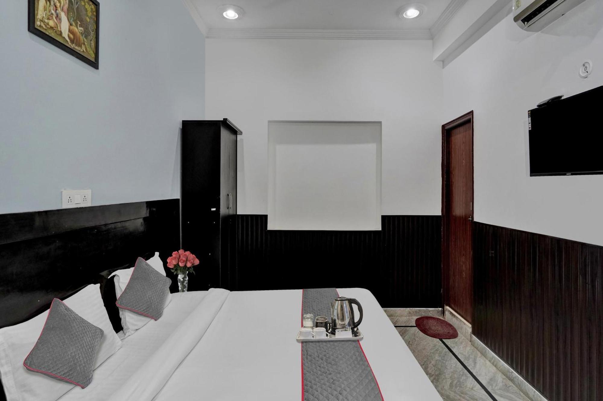 فندق Collection O Samira Residency Near Botanic Garden Of Indian Republic نويدا المظهر الخارجي الصورة
